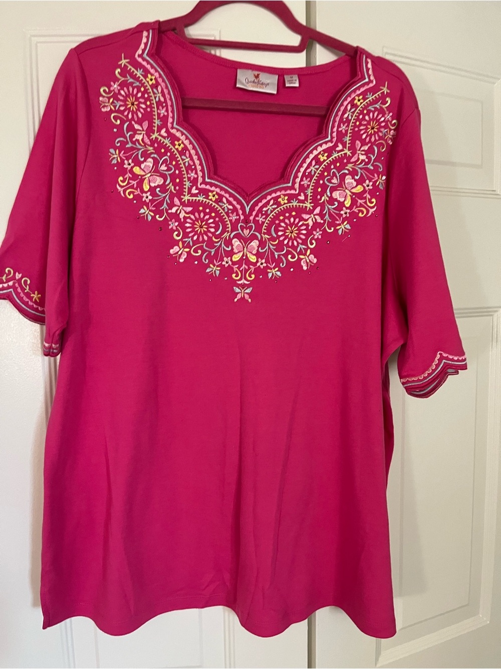 Quacker Factory 1X /2X Embroidered Top
